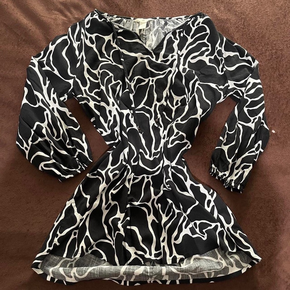 Loose Comfortable Black-and-White Dress